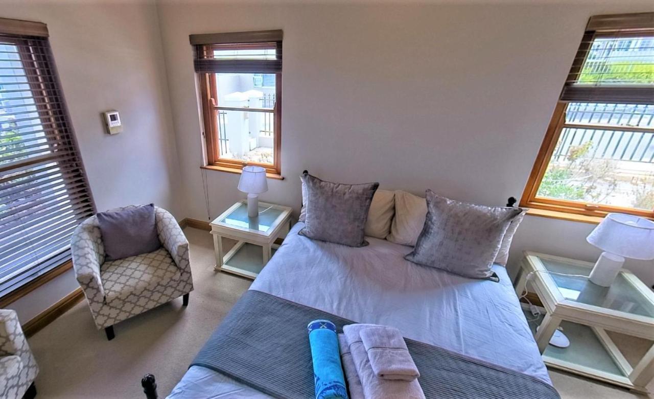 Blaauw Village Guest House Bloubergstrand Eksteriør bilde